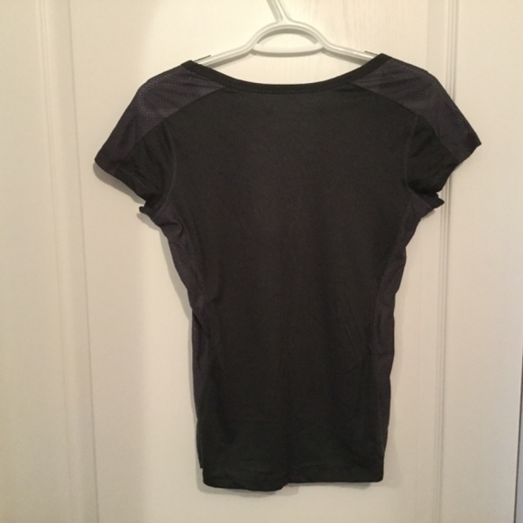 Womens athletic t-shirt - Picture 2 of 4